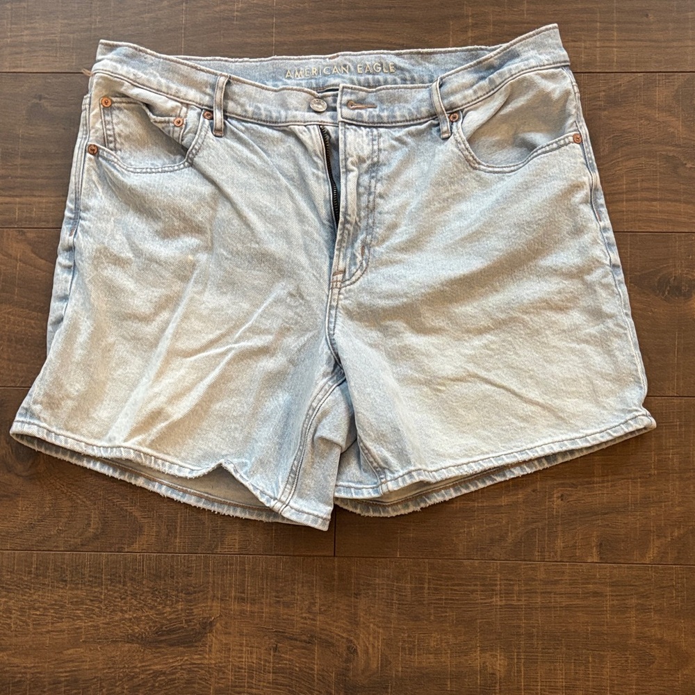 American Eagle Outfitters Women's Relaxed Light Blue Jean Shorts, 14
